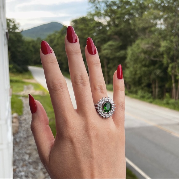 Gorgeous Green Emerald & Diamond s925 Ring - Picture 3 of 3